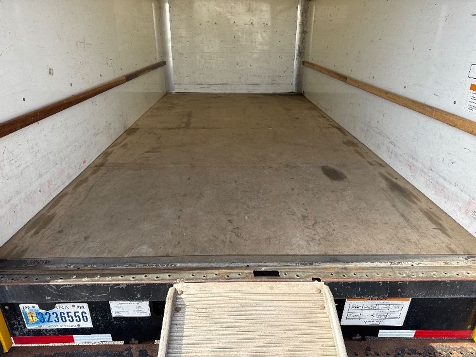 Light Duty Box Truck-Light and Medium Duty Trucks-GMC-2021-Savana G33903-Omaha-NE-124,781\n\t\tmiles-$ 27,250 - Image 10