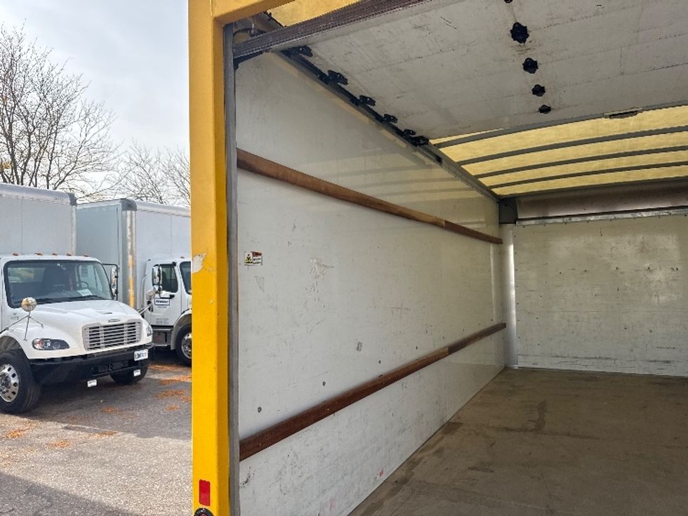 Light Duty Box Truck-Light and Medium Duty Trucks-GMC-2021-Savana G33903-Omaha-NE-124,781\n\t\tmiles-$ 27,250 - Image 11