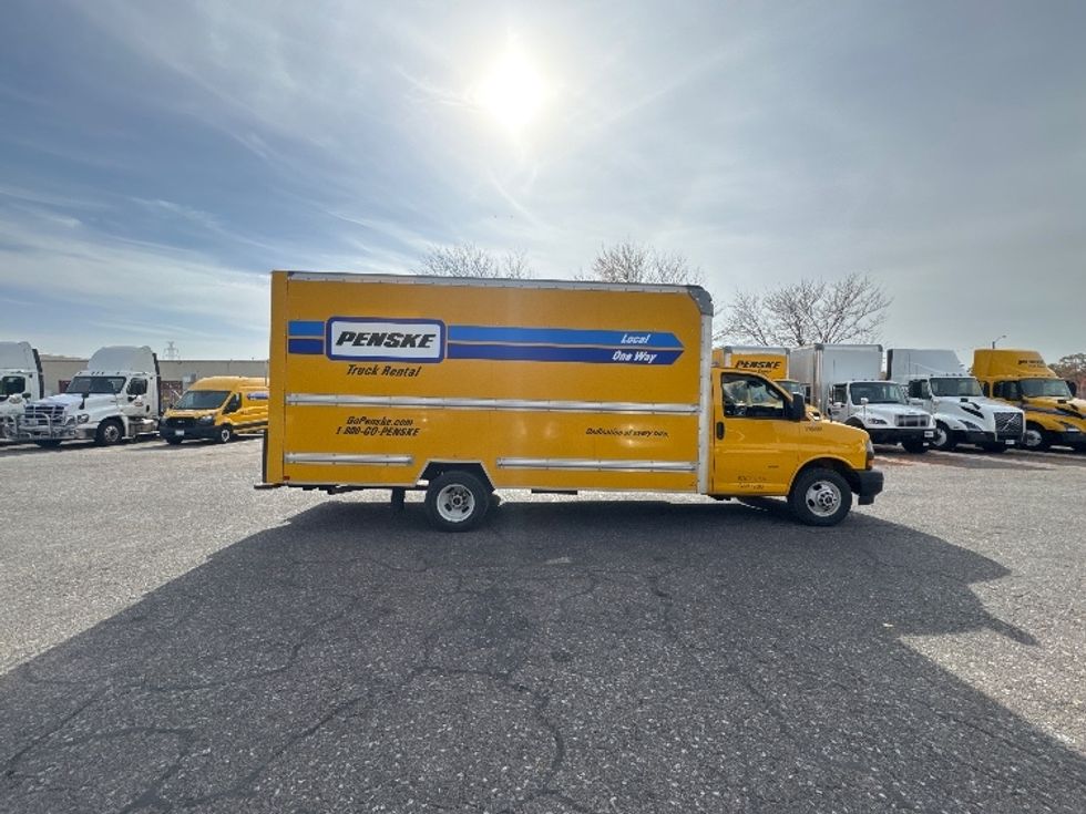 Light Duty Box Truck-Light and Medium Duty Trucks-GMC-2021-Savana G33903-Omaha-NE-124,781\n\t\tmiles-$ 27,250 - Image 15