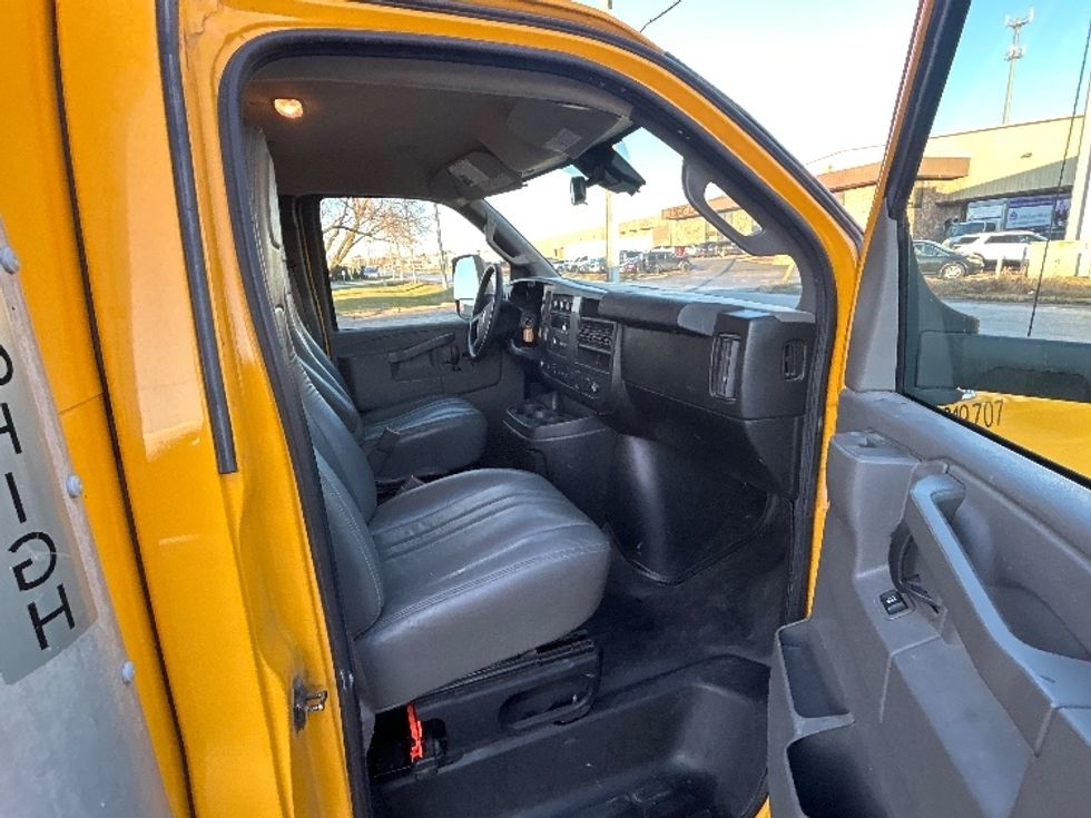 Light Duty Box Truck-Light and Medium Duty Trucks-GMC-2021-Savana G33903-Omaha-NE-88,083\n\t\tmiles-$ 27,500 - Image 20