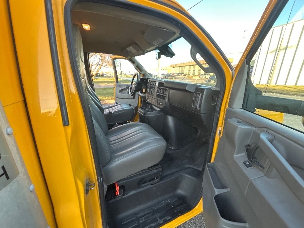 Light Duty Box Truck-Light and Medium Duty Trucks-GMC-2021-Savana G33903-Omaha-NE-88,083\n\t\tmiles-$ 27,500 - Image 22