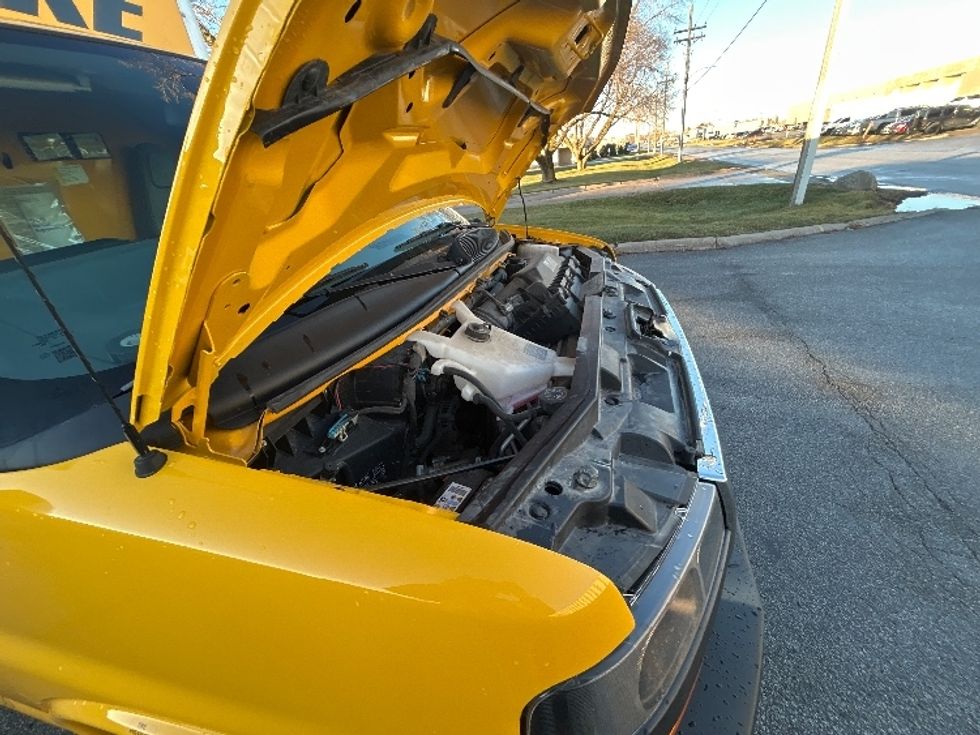 Light Duty Box Truck-Light and Medium Duty Trucks-GMC-2021-Savana G33903-Omaha-NE-88,083\n\t\tmiles-$ 27,500 - Image 23