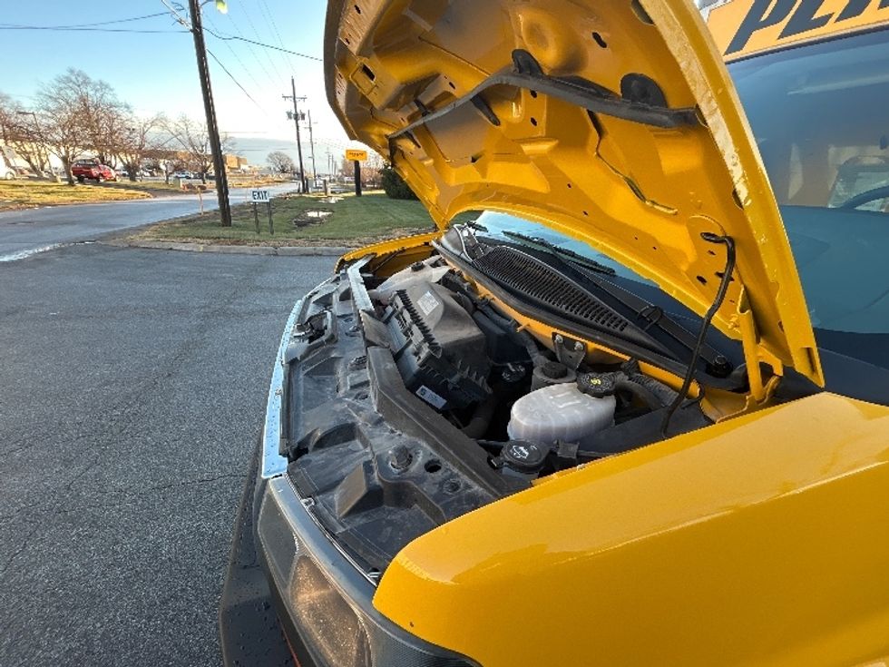 Light Duty Box Truck-Light and Medium Duty Trucks-GMC-2021-Savana G33903-Omaha-NE-88,083\n\t\tmiles-$ 27,500 - Image 24