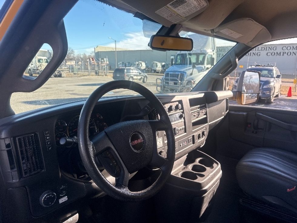 Light Duty Box Truck-Light and Medium Duty Trucks-GMC-2021-Savana G33903-Omaha-NE-96,848\n\t\tmiles-$ 26,500 - Image 17