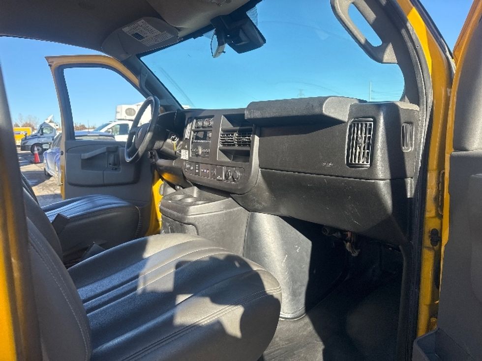 Light Duty Box Truck-Light and Medium Duty Trucks-GMC-2021-Savana G33903-Omaha-NE-96,848\n\t\tmiles-$ 26,500 - Image 20