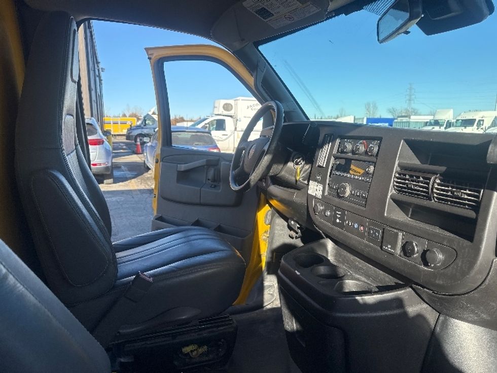 Light Duty Box Truck-Light and Medium Duty Trucks-GMC-2021-Savana G33903-Omaha-NE-96,848\n\t\tmiles-$ 26,500 - Image 22