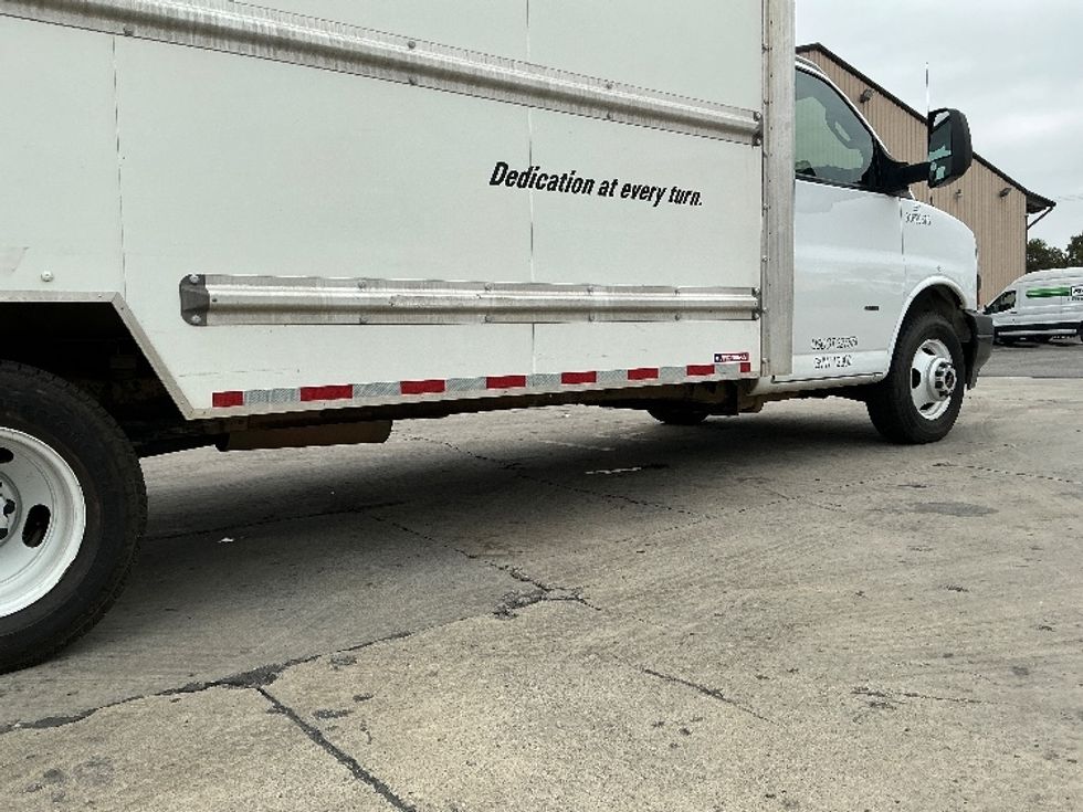 Light Duty Box Truck-Light and Medium Duty Trucks-GMC-2021-Savana G33903-Ontario-CA-74,749\n\t\tmiles-$ 33,500 - Image 14