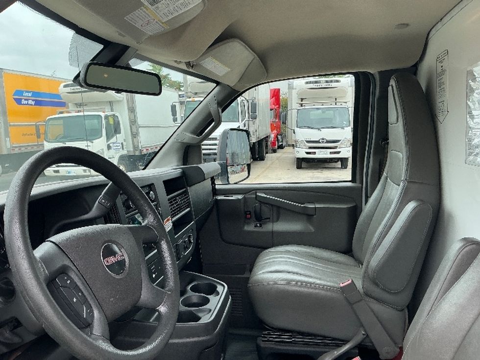 Light Duty Box Truck-Light and Medium Duty Trucks-GMC-2021-Savana G33903-Ontario-CA-74,749\n\t\tmiles-$ 33,500 - Image 19