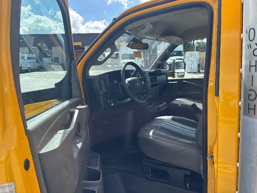 Light Duty Box Truck-Light and Medium Duty Trucks-GMC-2021-Savana G33903-Orlando-FL-100,790\n\t\tmiles-$ 25,750 - Image 16