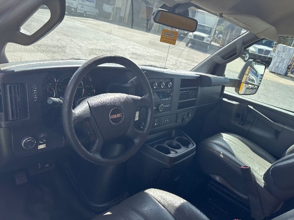 Light Duty Box Truck-Light and Medium Duty Trucks-GMC-2021-Savana G33903-Orlando-FL-100,790\n\t\tmiles-$ 25,750 - Image 17