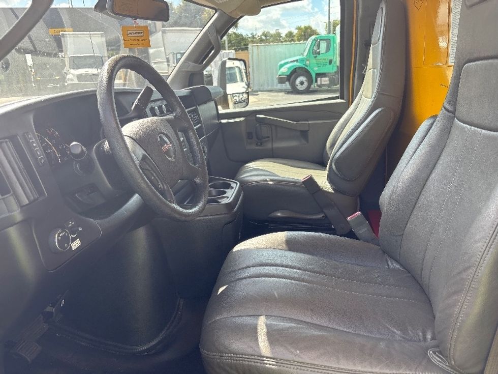 Light Duty Box Truck-Light and Medium Duty Trucks-GMC-2021-Savana G33903-Orlando-FL-100,790\n\t\tmiles-$ 25,750 - Image 19