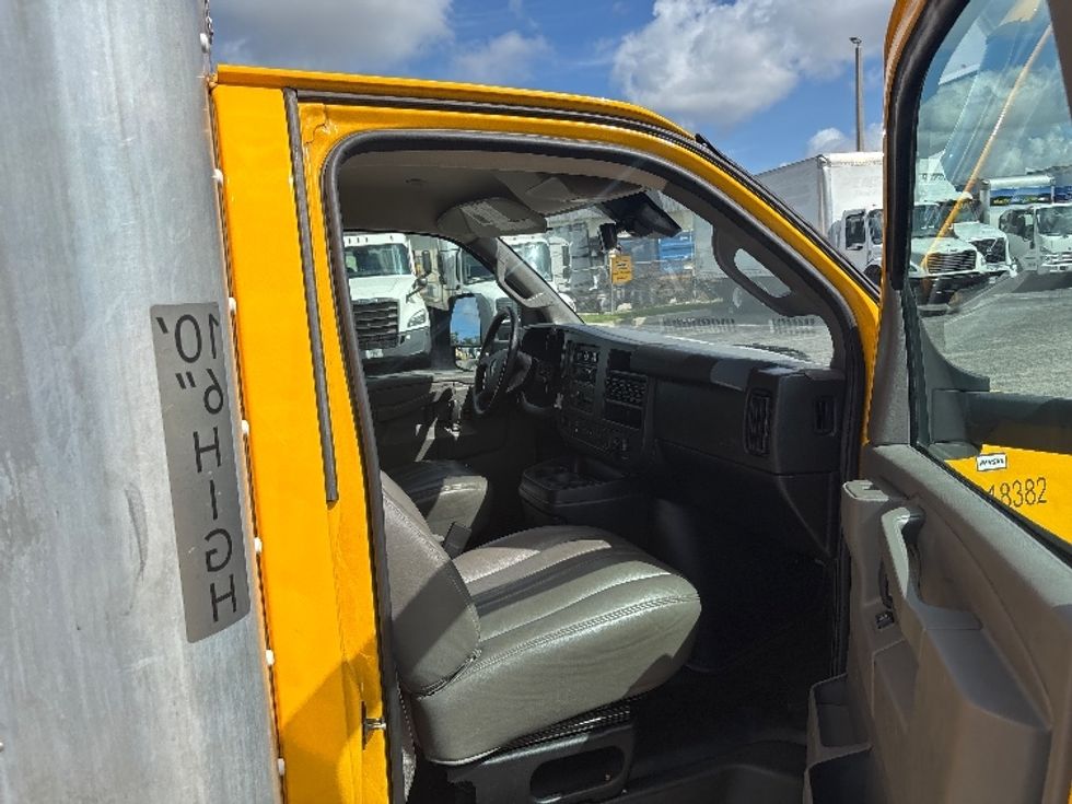 Light Duty Box Truck-Light and Medium Duty Trucks-GMC-2021-Savana G33903-Orlando-FL-100,790\n\t\tmiles-$ 25,750 - Image 20