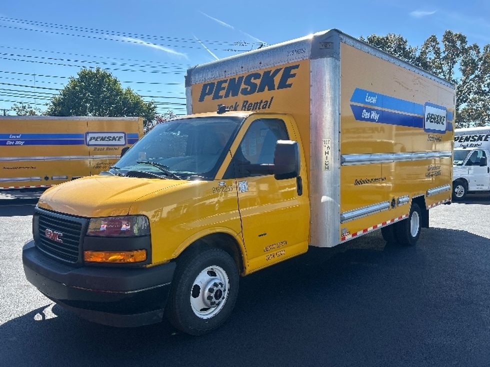 Light Duty Box Truck-Light and Medium Duty Trucks-GMC-2021-Savana G33903-Orlando-FL-113,237\n\t\tmiles-$ 23,500 - Image 3