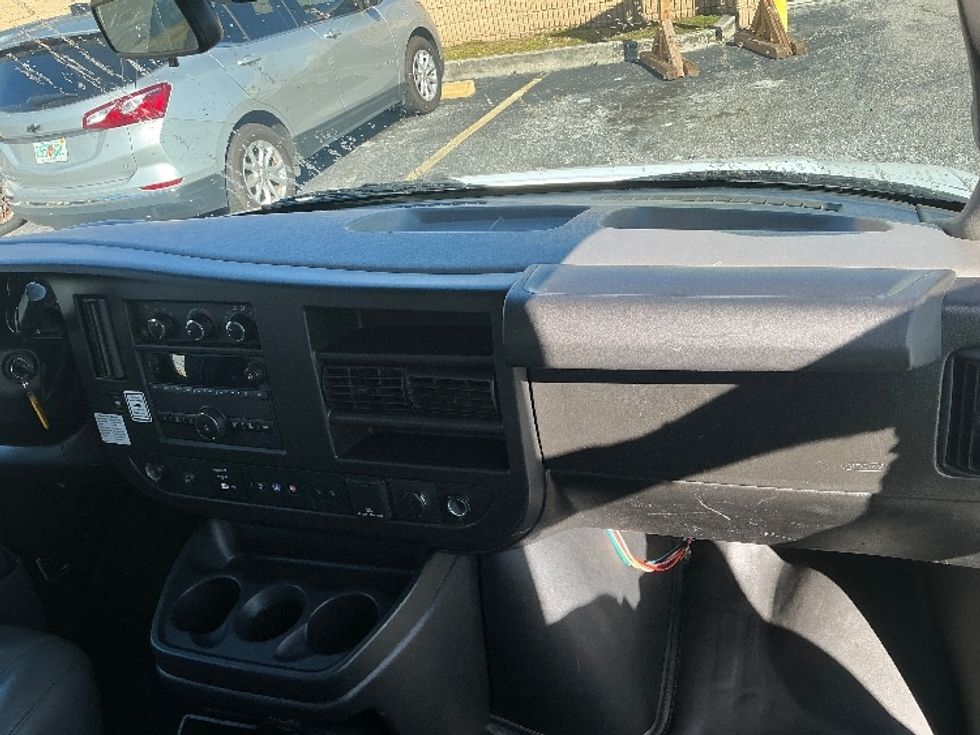 Light Duty Box Truck-Light and Medium Duty Trucks-GMC-2021-Savana G33903-Orlando-FL-114,111\n\t\tmiles-$ 29,000 - Image 21