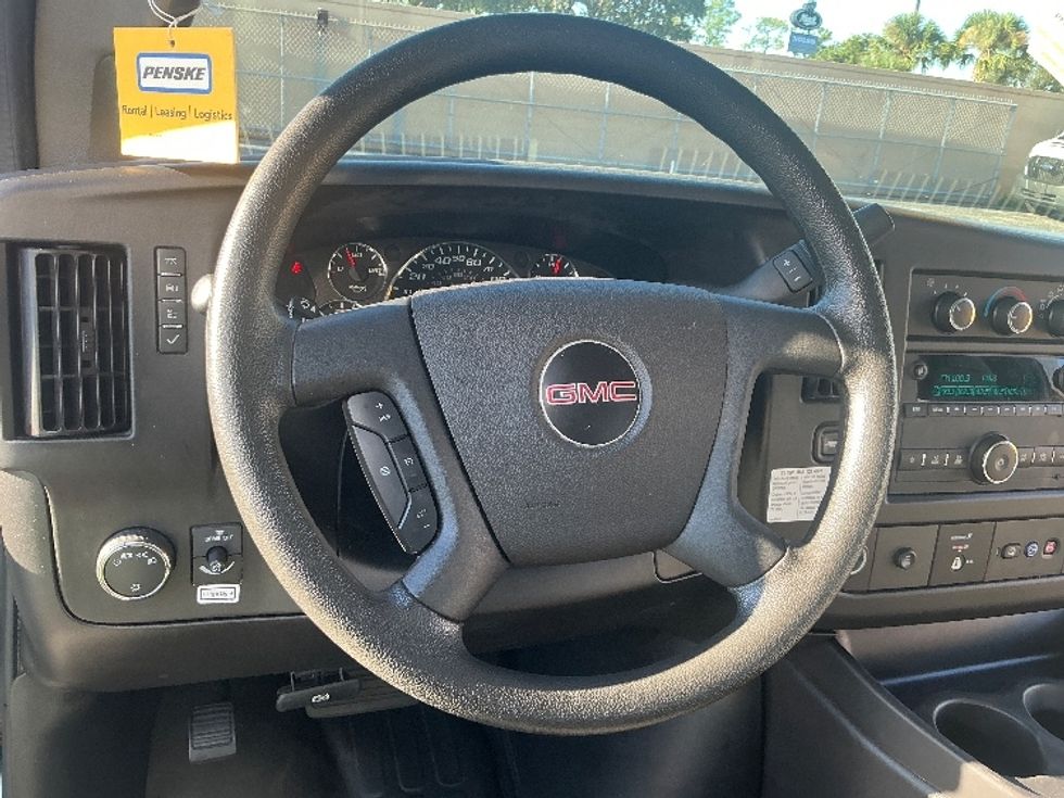 Light Duty Box Truck-Light and Medium Duty Trucks-GMC-2021-Savana G33903-Orlando-FL-116,353\n\t\tmiles-$ 27,250 - Image 19