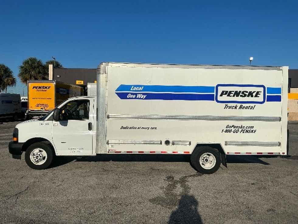 Light Duty Box Truck-Light and Medium Duty Trucks-GMC-2021-Savana G33903-Orlando-FL-116,353\n\t\tmiles-$ 27,250 - Image 3
