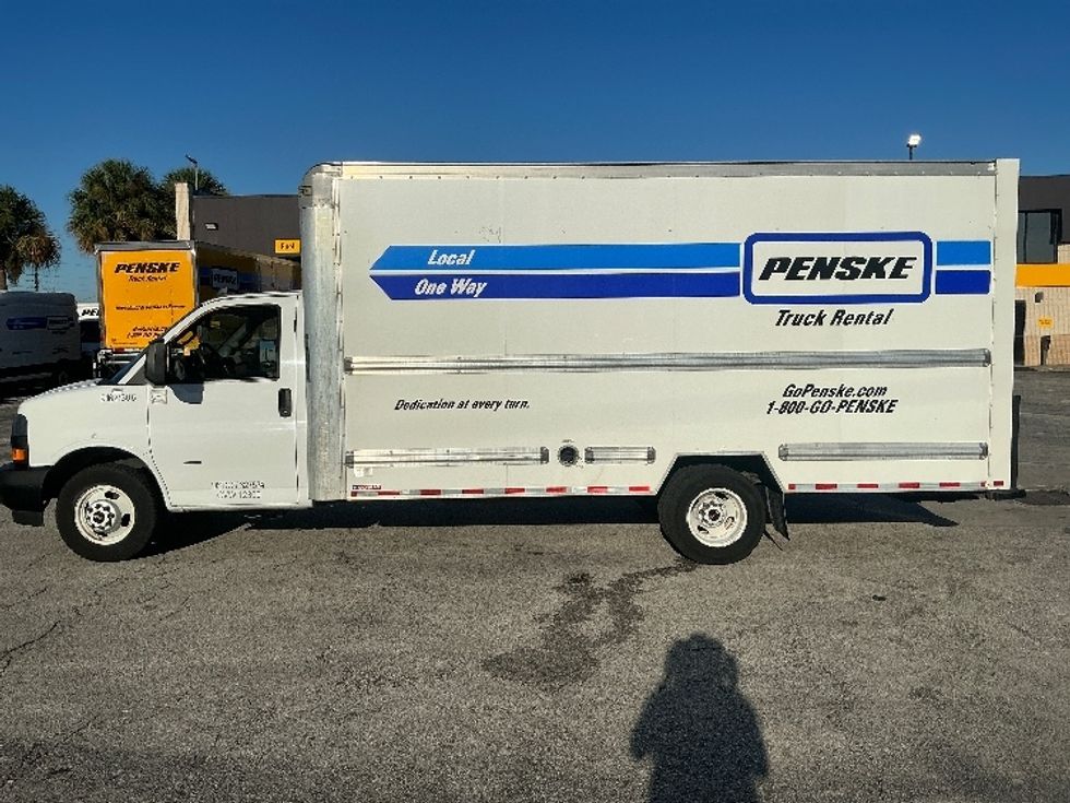 Light Duty Box Truck-Light and Medium Duty Trucks-GMC-2021-Savana G33903-Orlando-FL-116,353\n\t\tmiles-$ 27,250 - Image 4