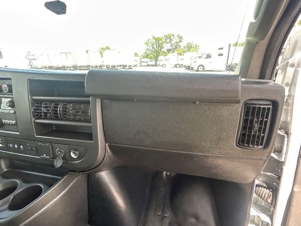 Light Duty Box Truck-Light and Medium Duty Trucks-GMC-2021-Savana G33903-Orlando-FL-66,842\n\t\tmiles-$ 34,500 - Image 18