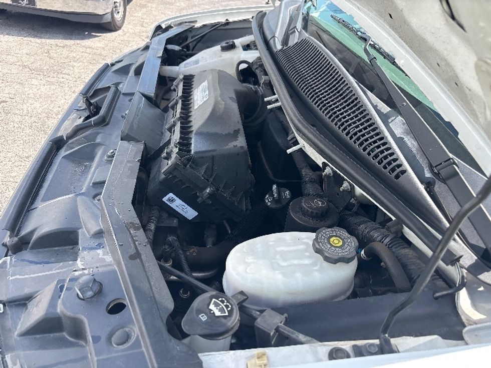 Light Duty Box Truck-Light and Medium Duty Trucks-GMC-2021-Savana G33903-Orlando-FL-79,396\n\t\tmiles-$ 28,750 - Image 24