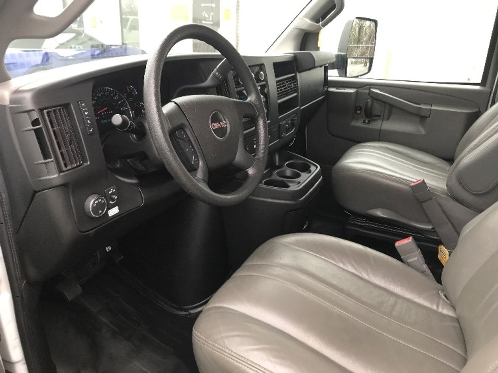 Light Duty Box Truck-Light and Medium Duty Trucks-GMC-2021-Savana G33903-Panama City-FL-106,511\n\t\tmiles-$ 31,000 - Image 13