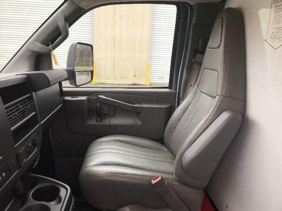 Light Duty Box Truck-Light and Medium Duty Trucks-GMC-2021-Savana G33903-Panama City-FL-106,511\n\t\tmiles-$ 31,000 - Image 15