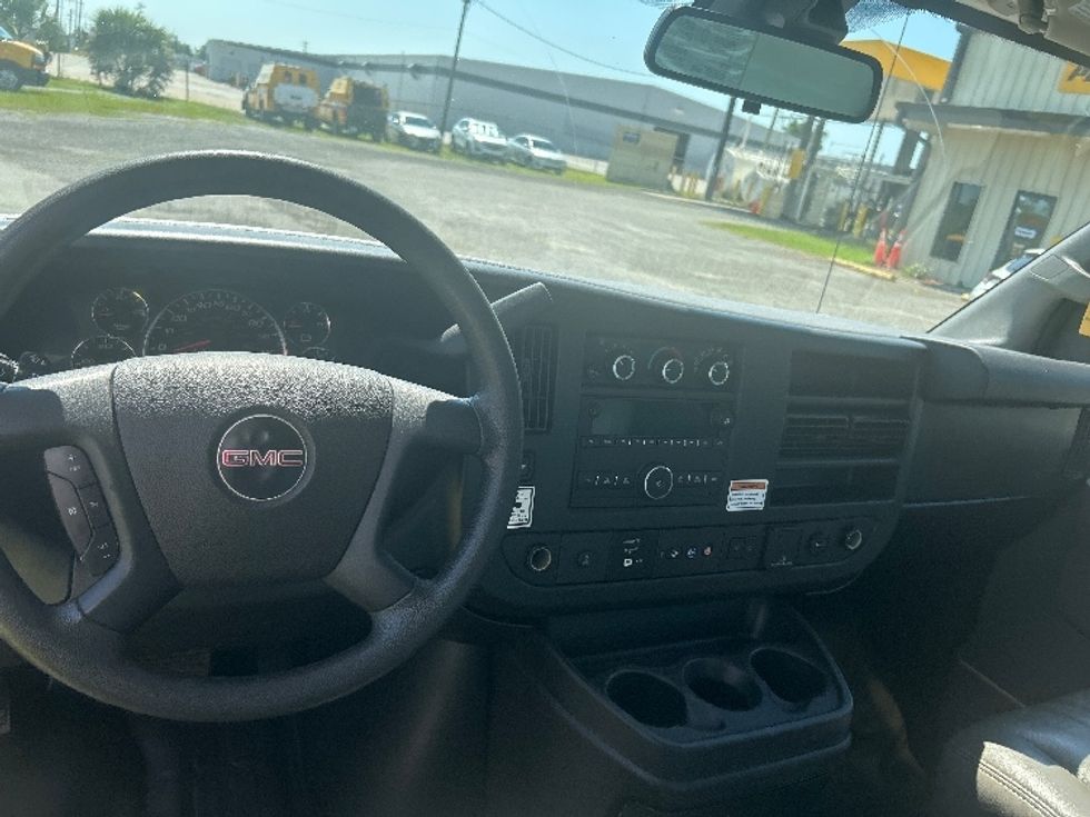Light Duty Box Truck-Light and Medium Duty Trucks-GMC-2021-Savana G33903-Panama City-FL-82,487\n\t\tmiles-$ 31,000 - Image 18