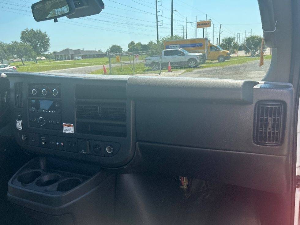 Light Duty Box Truck-Light and Medium Duty Trucks-GMC-2021-Savana G33903-Panama City-FL-82,487\n\t\tmiles-$ 31,000 - Image 21