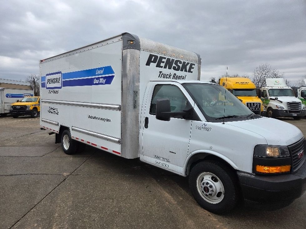 Light Duty Box Truck-Light and Medium Duty Trucks-GMC-2021-Savana G33903-Parkersburg-WV-118,171\n\t\tmiles-$ 27,750 - Image 1