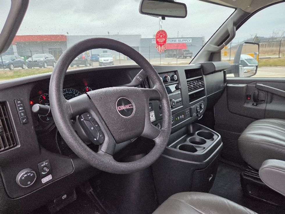 Light Duty Box Truck-Light and Medium Duty Trucks-GMC-2021-Savana G33903-Parkersburg-WV-118,171\n\t\tmiles-$ 27,750 - Image 15