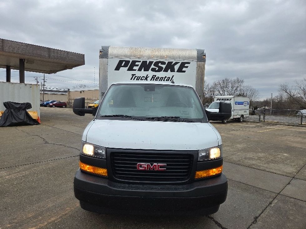 Light Duty Box Truck-Light and Medium Duty Trucks-GMC-2021-Savana G33903-Parkersburg-WV-118,171\n\t\tmiles-$ 27,750 - Image 2