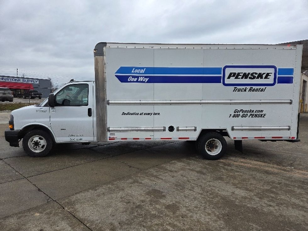 Light Duty Box Truck-Light and Medium Duty Trucks-GMC-2021-Savana G33903-Parkersburg-WV-118,171\n\t\tmiles-$ 27,750 - Image 4