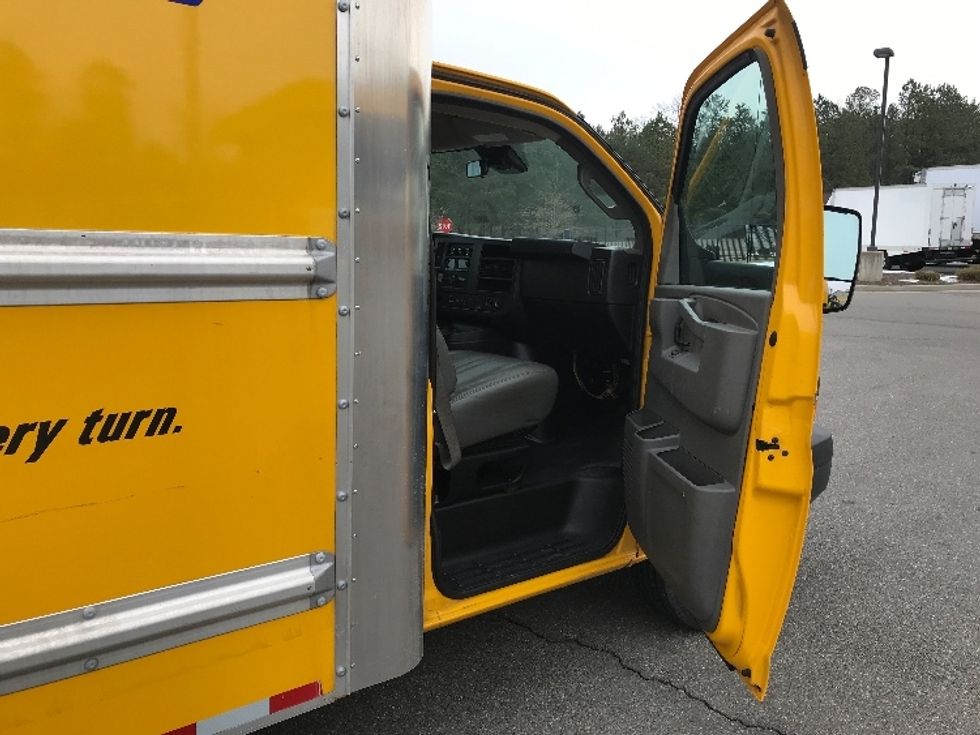 Light Duty Box Truck-Light and Medium Duty Trucks-GMC-2021-Savana G33903-Parkersburg-WV-89,732\n\t\tmiles-$ 26,750 - Image 19