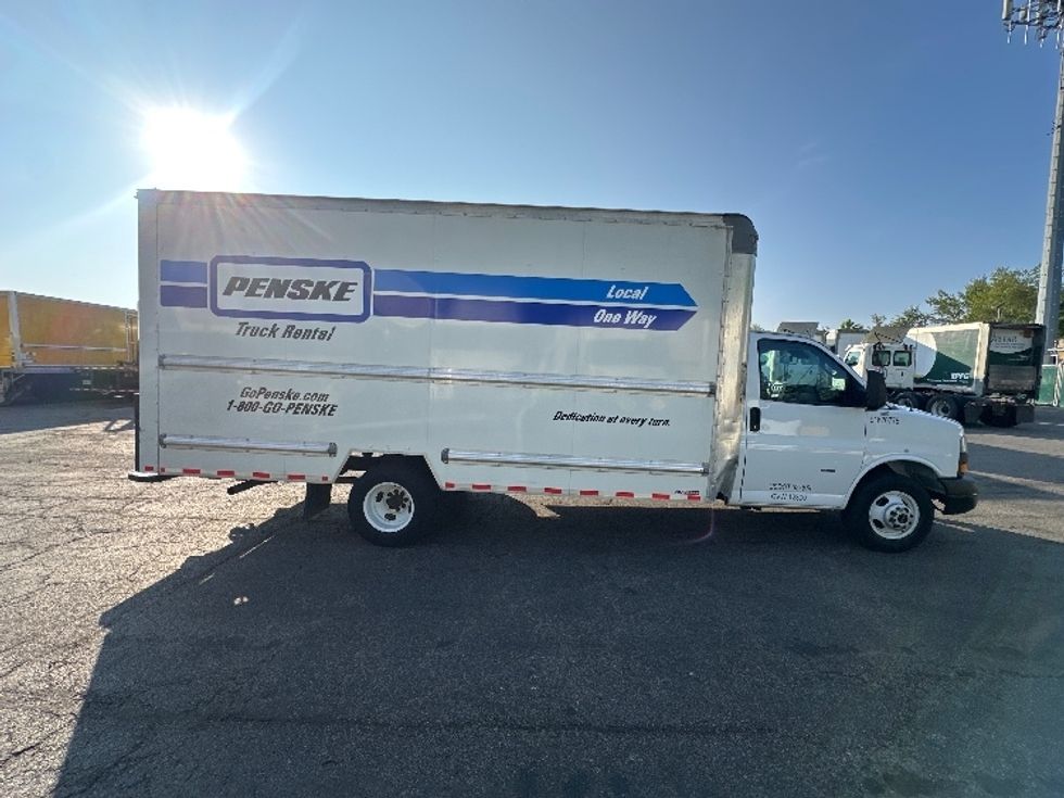 Light Duty Box Truck-Light and Medium Duty Trucks-GMC-2021-Savana G33903-Parsippany-NJ-101,114\n\t\tmiles-$ 28,500 - Image 15