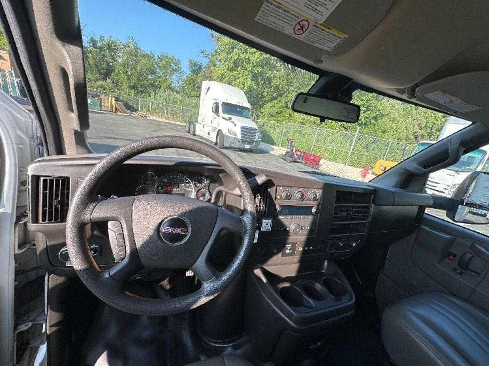 Light Duty Box Truck-Light and Medium Duty Trucks-GMC-2021-Savana G33903-Parsippany-NJ-101,114\n\t\tmiles-$ 28,500 - Image 18