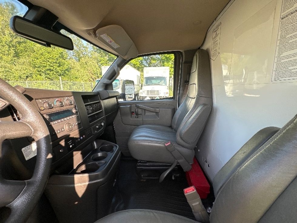 Light Duty Box Truck-Light and Medium Duty Trucks-GMC-2021-Savana G33903-Parsippany-NJ-101,114\n\t\tmiles-$ 28,500 - Image 19