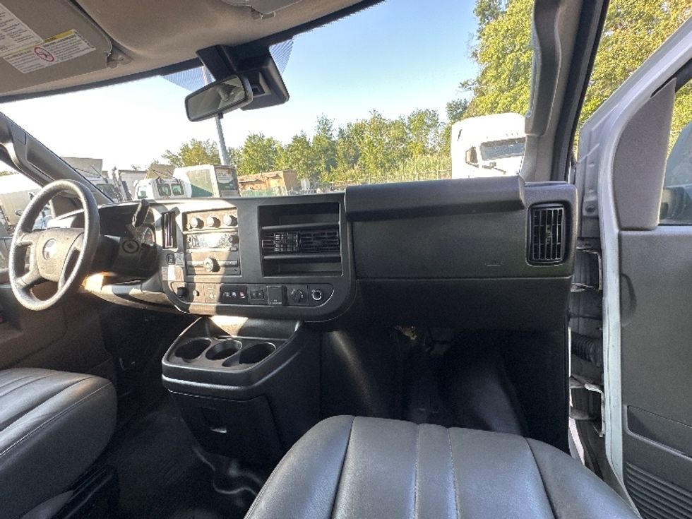 Light Duty Box Truck-Light and Medium Duty Trucks-GMC-2021-Savana G33903-Parsippany-NJ-101,114\n\t\tmiles-$ 28,500 - Image 21