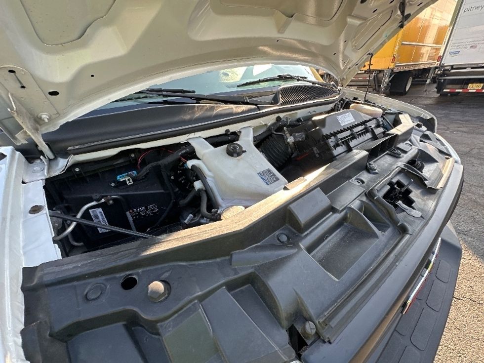 Light Duty Box Truck-Light and Medium Duty Trucks-GMC-2021-Savana G33903-Parsippany-NJ-101,114\n\t\tmiles-$ 28,500 - Image 23