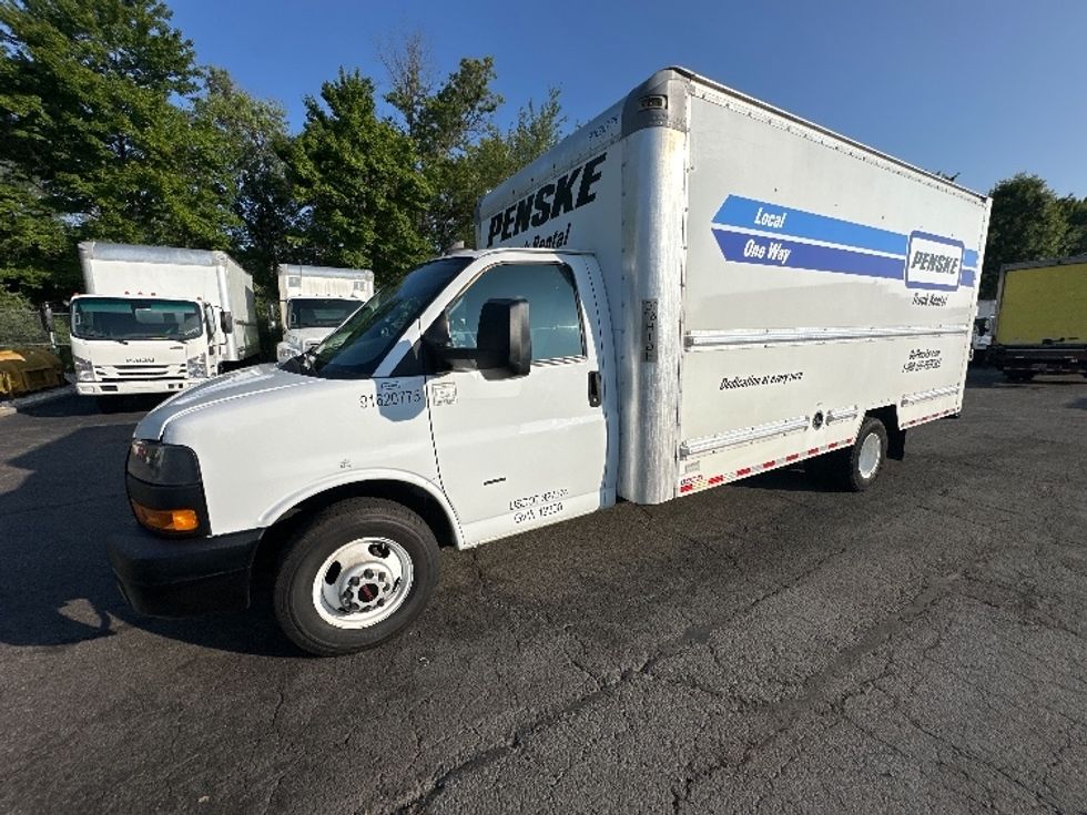 Light Duty Box Truck-Light and Medium Duty Trucks-GMC-2021-Savana G33903-Parsippany-NJ-101,114\n\t\tmiles-$ 28,500 - Image 3