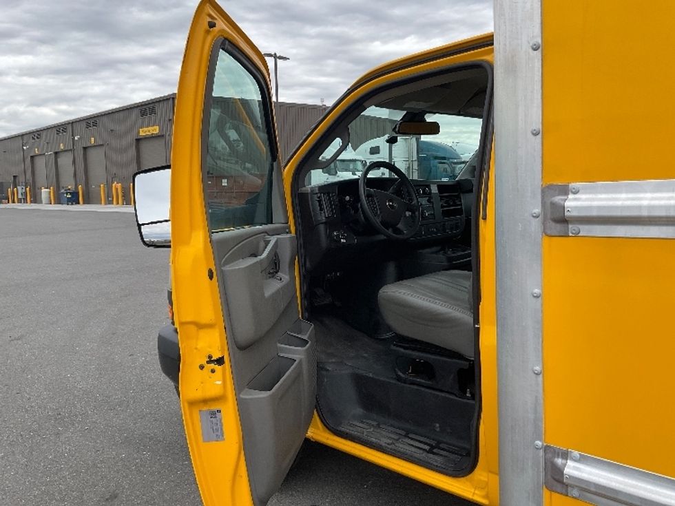 Light Duty Box Truck-Light and Medium Duty Trucks-GMC-2021-Savana G33903-Pasco-WA-105,770\n\t\tmiles-$ 28,250 - Image 16