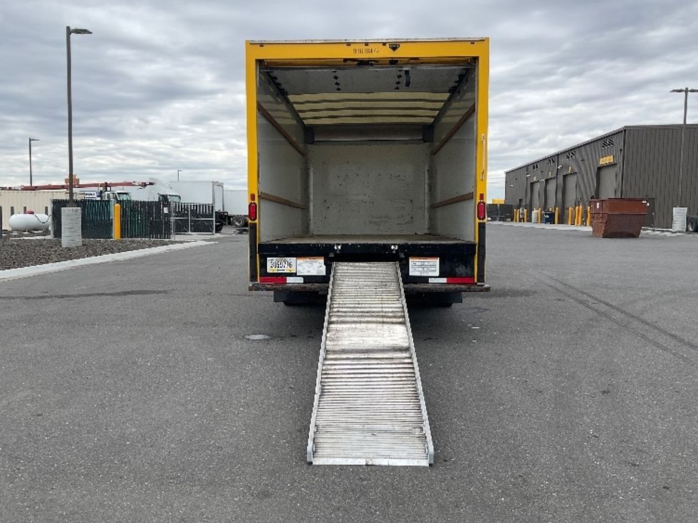 Light Duty Box Truck-Light and Medium Duty Trucks-GMC-2021-Savana G33903-Pasco-WA-105,770\n\t\tmiles-$ 28,250 - Image 9