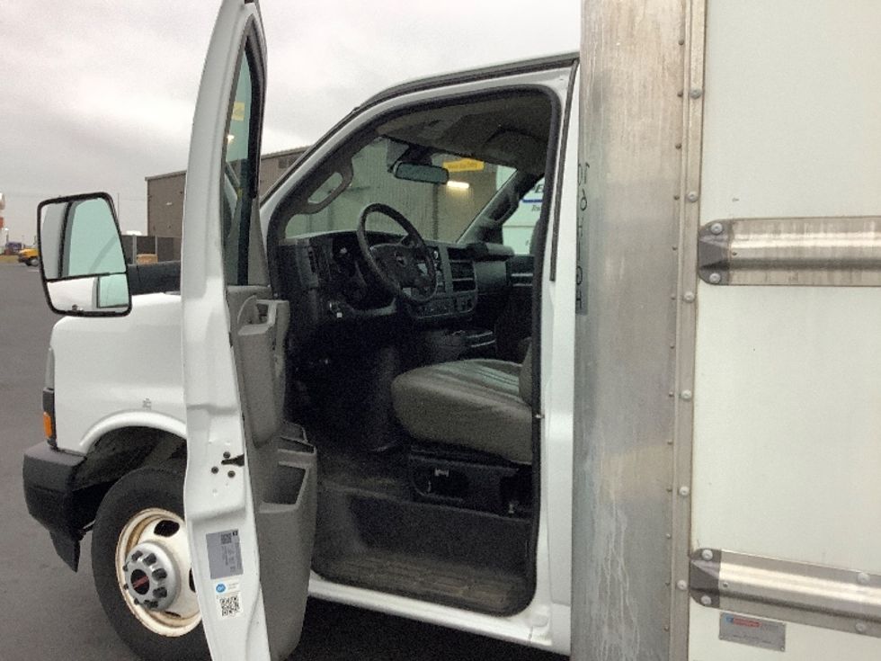 Light Duty Box Truck-Light and Medium Duty Trucks-GMC-2021-Savana G33903-Pasco-WA-106,171\n\t\tmiles-$ 30,000 - Image 16