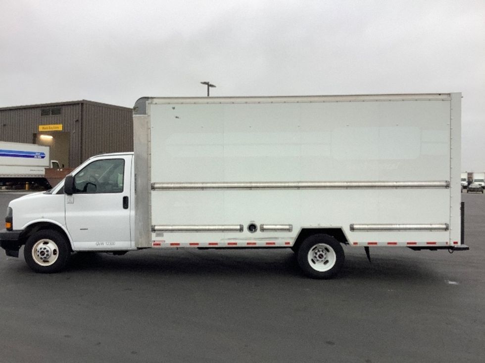 Light Duty Box Truck-Light and Medium Duty Trucks-GMC-2021-Savana G33903-Pasco-WA-106,171\n\t\tmiles-$ 30,000 - Image 4