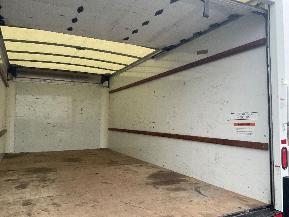 Light Duty Box Truck-Light and Medium Duty Trucks-GMC-2021-Savana G33903-Pasco-WA-107,800\n\t\tmiles-$ 29,750 - Image 12