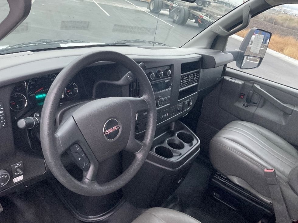 Light Duty Box Truck-Light and Medium Duty Trucks-GMC-2021-Savana G33903-Pasco-WA-107,800\n\t\tmiles-$ 29,750 - Image 17