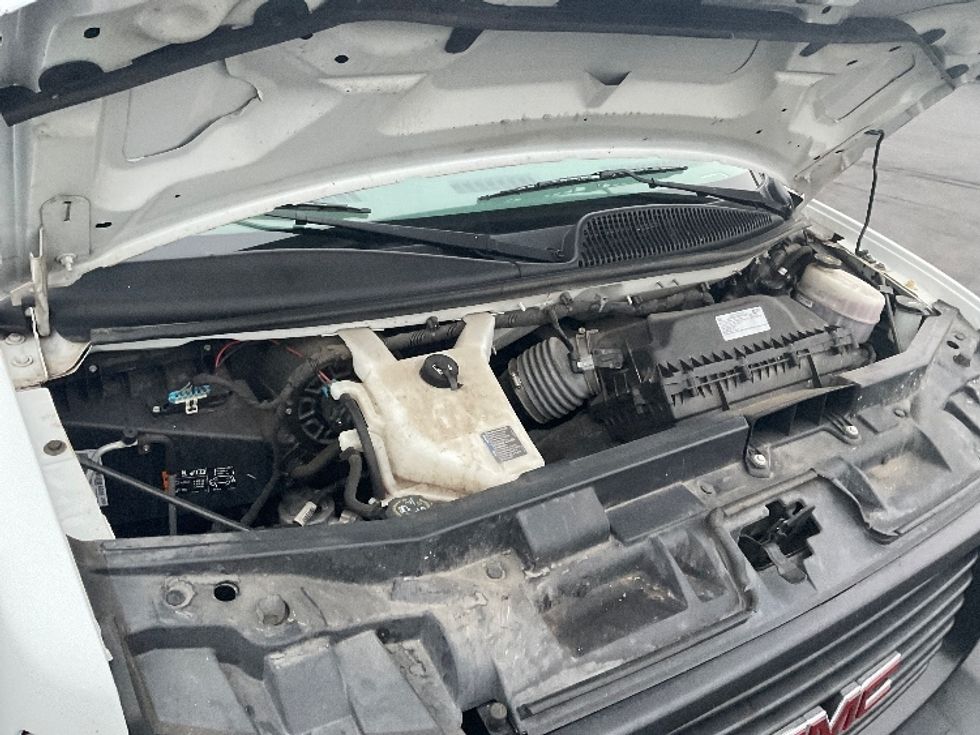 Light Duty Box Truck-Light and Medium Duty Trucks-GMC-2021-Savana G33903-Pasco-WA-107,800\n\t\tmiles-$ 29,750 - Image 23