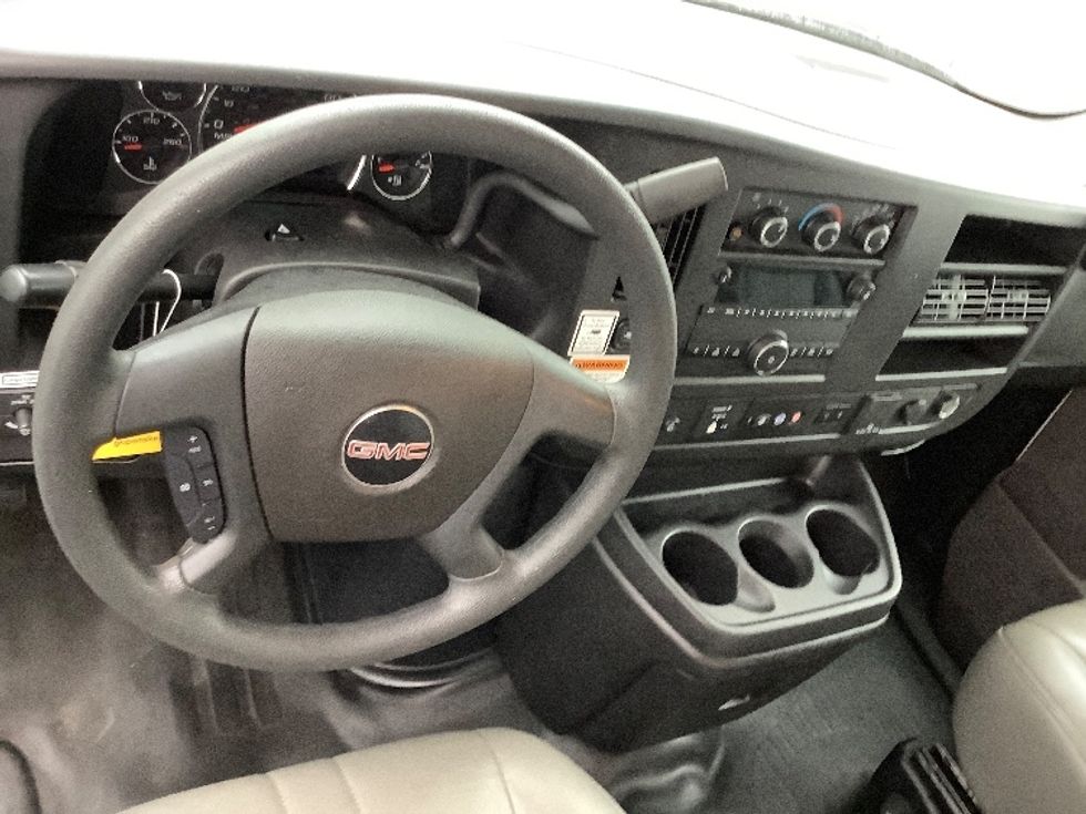 Light Duty Box Truck-Light and Medium Duty Trucks-GMC-2021-Savana G33903-Pasco-WA-111,011\n\t\tmiles-$ 29,500 - Image 17