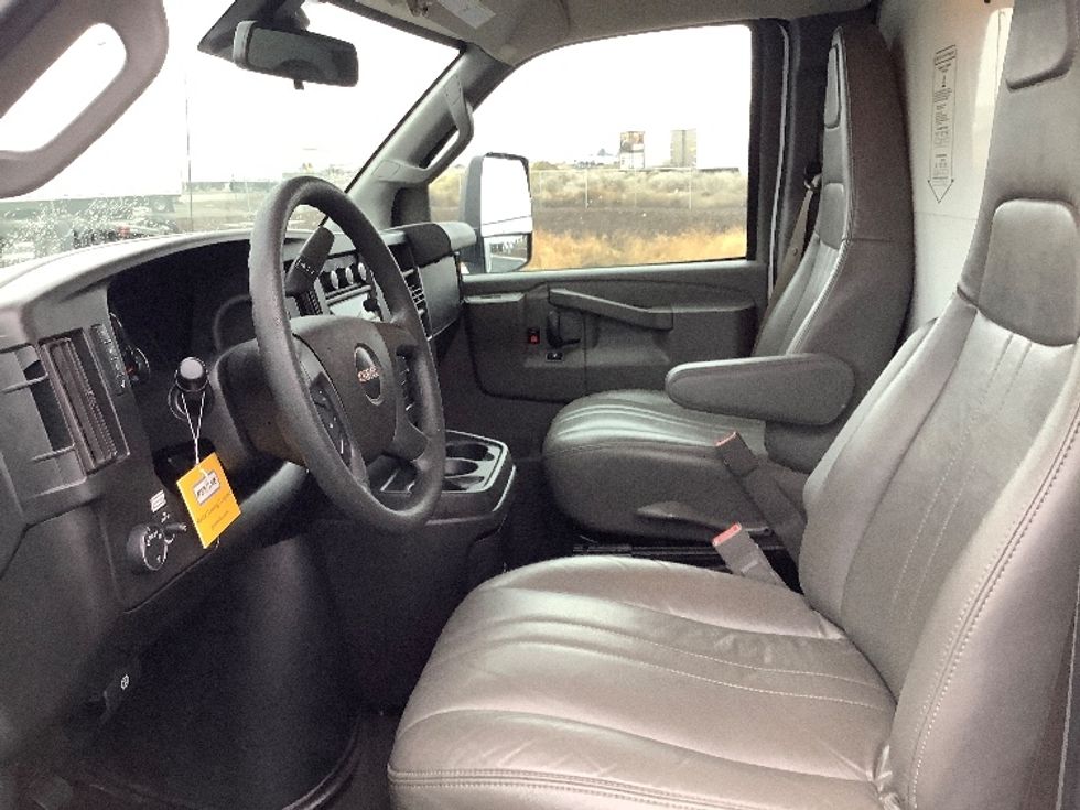Light Duty Box Truck-Light and Medium Duty Trucks-GMC-2021-Savana G33903-Pasco-WA-111,011\n\t\tmiles-$ 29,500 - Image 19