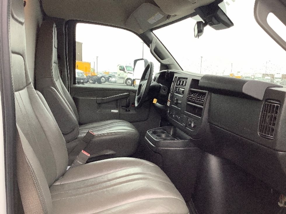 Light Duty Box Truck-Light and Medium Duty Trucks-GMC-2021-Savana G33903-Pasco-WA-111,011\n\t\tmiles-$ 29,500 - Image 22