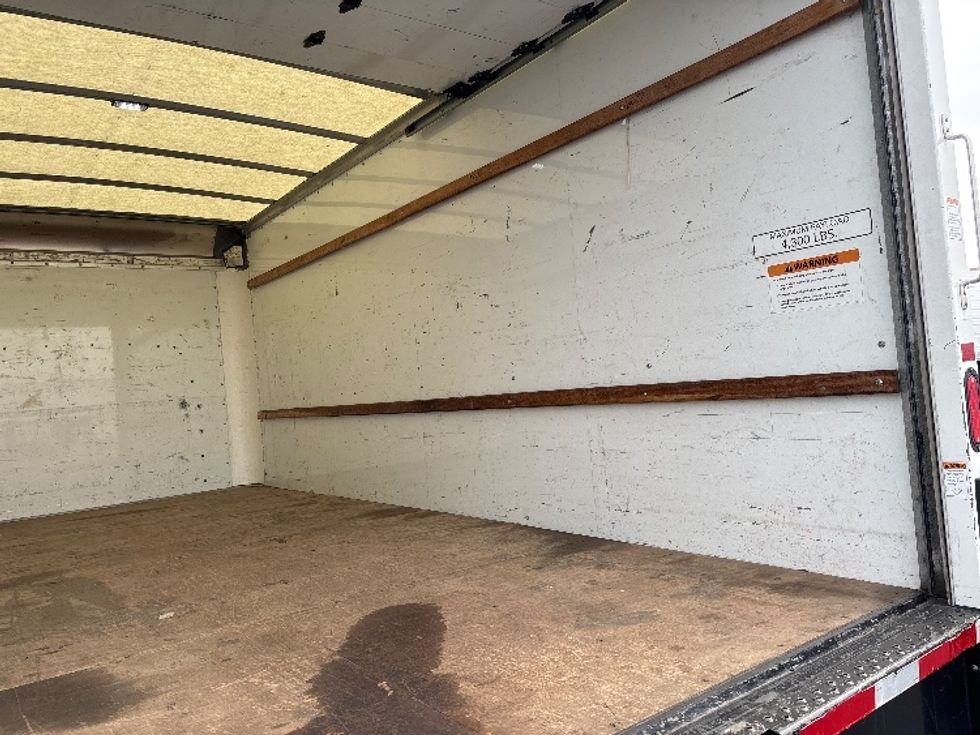 Light Duty Box Truck-Light and Medium Duty Trucks-GMC-2021-Savana G33903-Pasco-WA-112,346\n\t\tmiles-$ 27,750 - Image 12