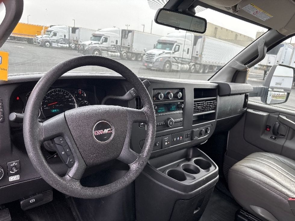 Light Duty Box Truck-Light and Medium Duty Trucks-GMC-2021-Savana G33903-Pasco-WA-112,346\n\t\tmiles-$ 27,750 - Image 17